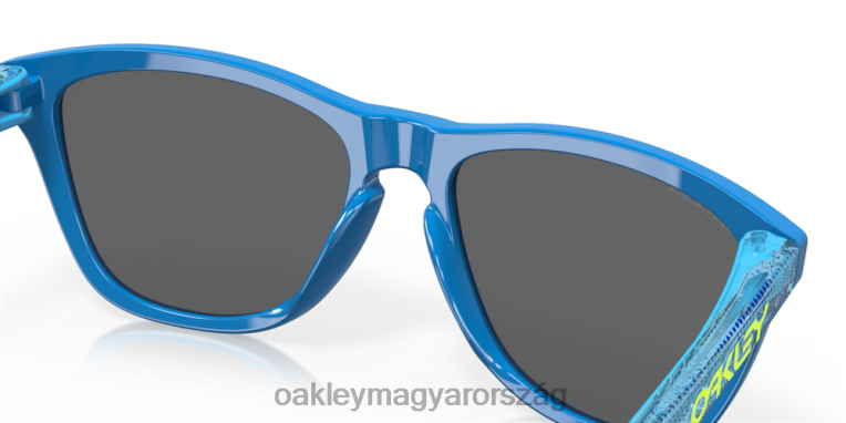 Oakley békabőrök (low bridge fit) nagy felbontású kollekció 6PVBJ823 szemüveg prizm fekete lencsék, hi res polírozott zafír váz